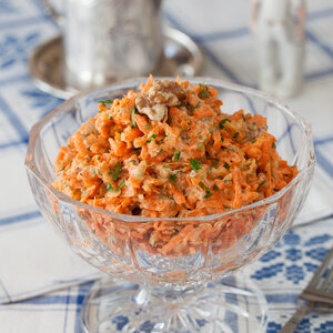 Russian Monday: Carrot Salad with Walnuts & Garlic